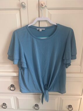 Green Envelope Dusty Blue Tie-Front Ruffle Sleeve Tee